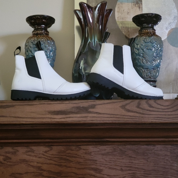 Jambu Jsu Eagle Ankle Boots, Size: 8 Medium; Water Resistant Chelsea Boots - Picture 2 of 14